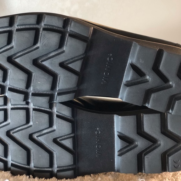 Vionic - Picture 5 of 13